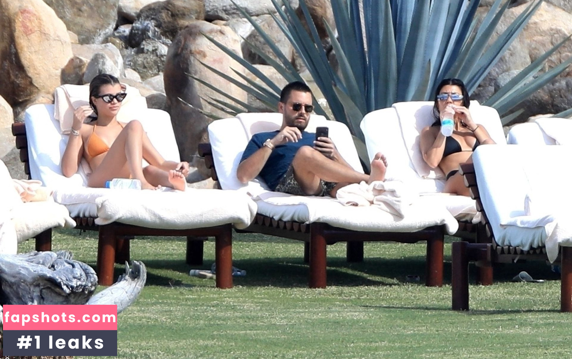 Kourtney Kardashian Nude Leaks OnlyFans Photos #998 - LeakJerk