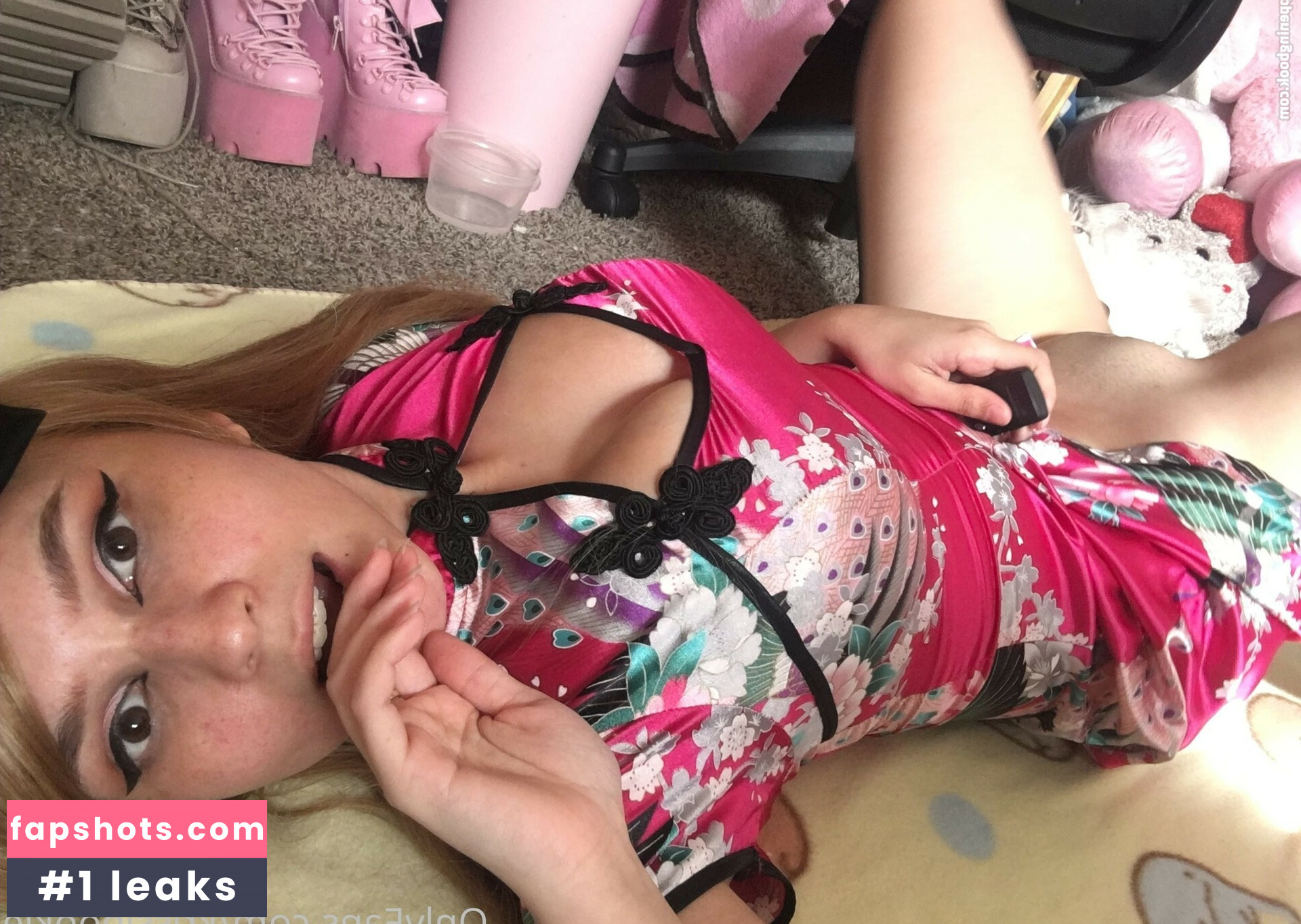 Krissipookie gallery photo #16