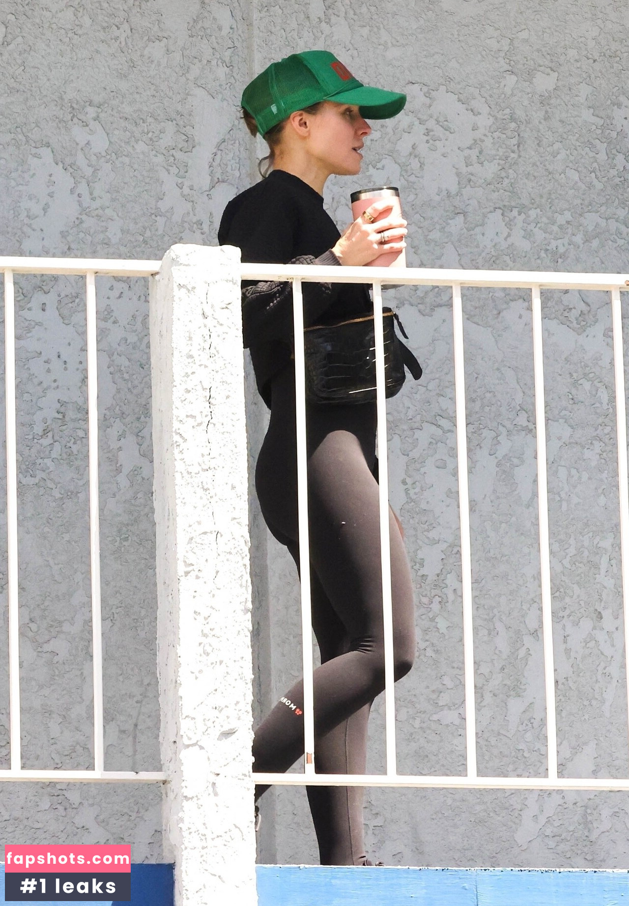 Kristen Bell gallery photo #163