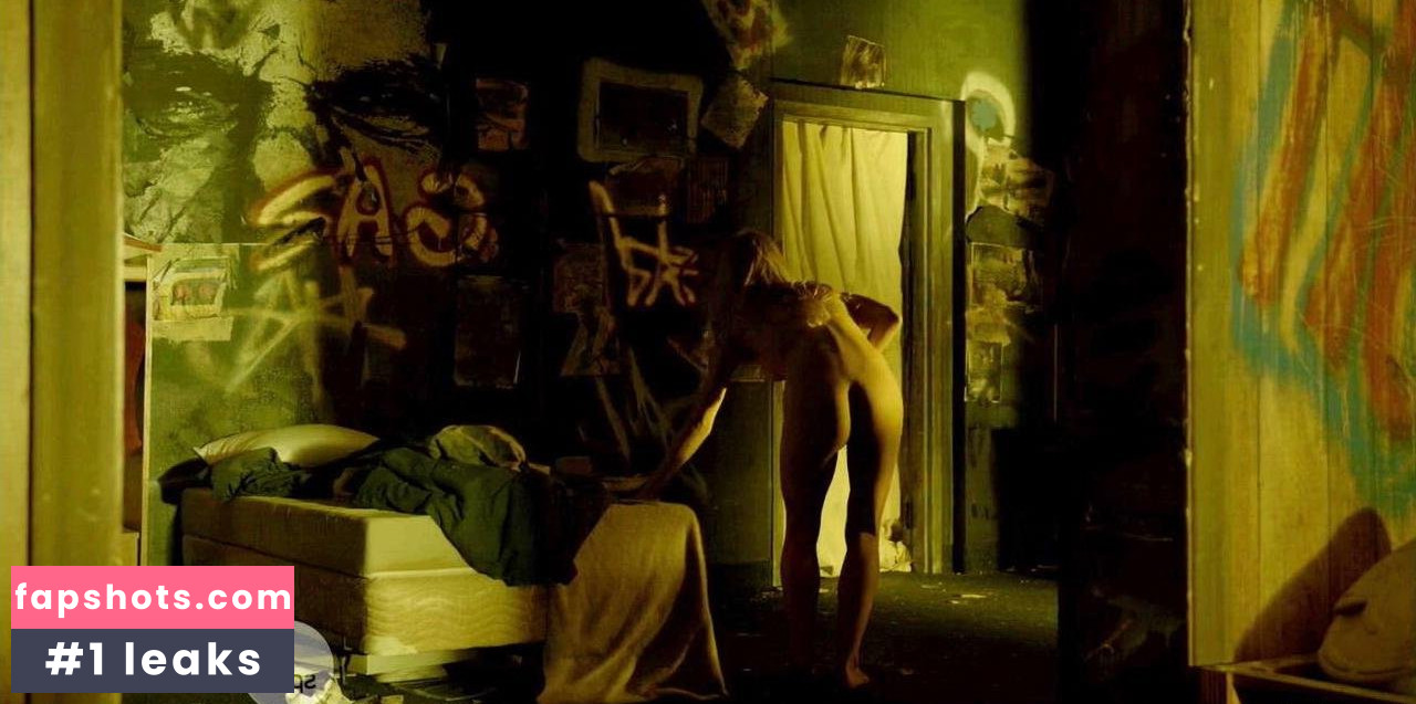 Kristen Pizycki gallery photo #7