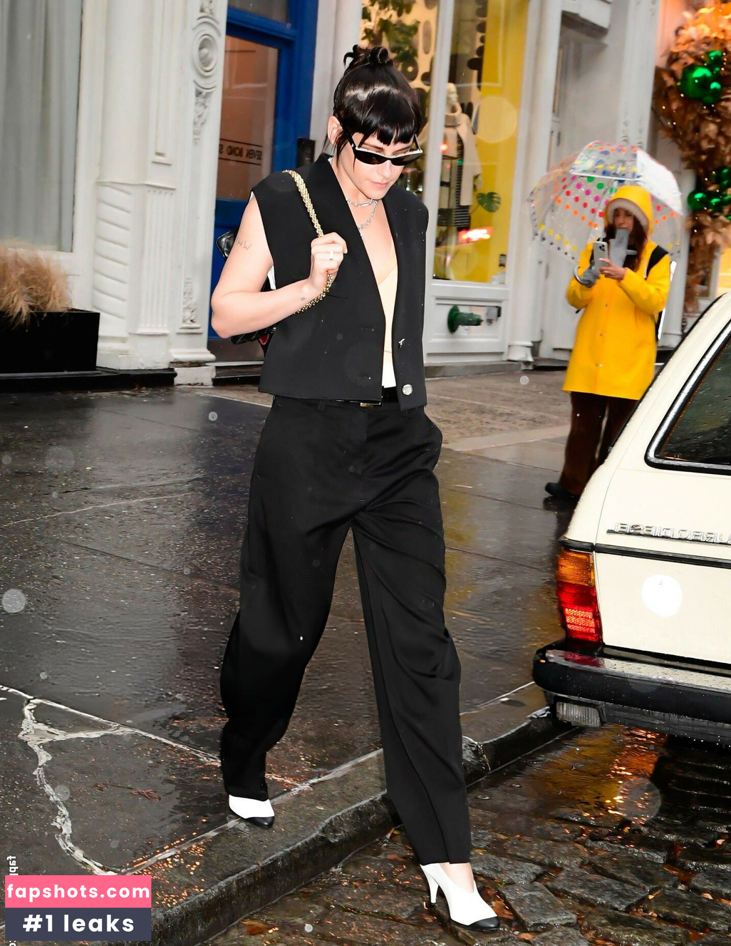 Kristen Stewart gallery photo #2