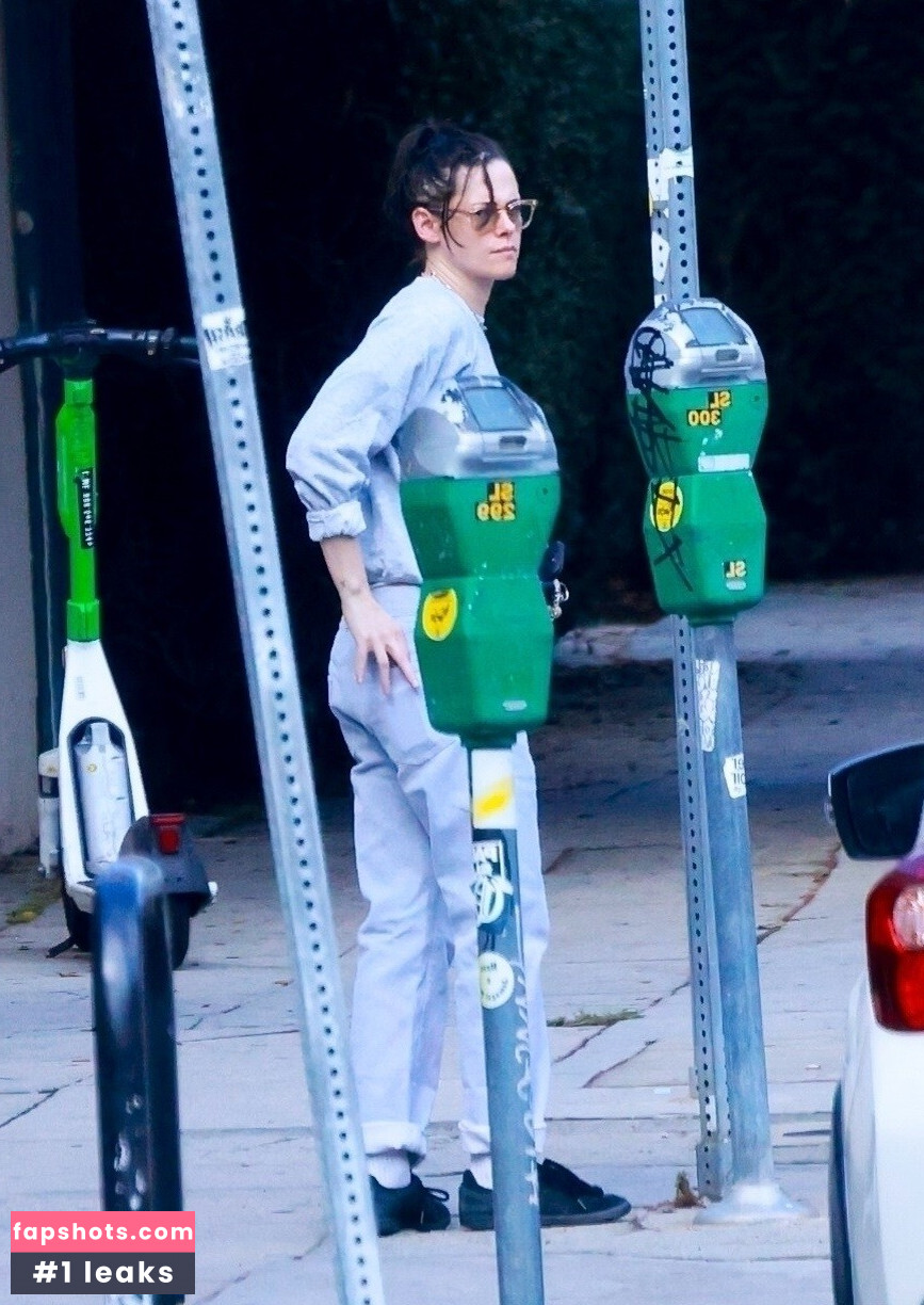 Kristen Stewart gallery photo #143