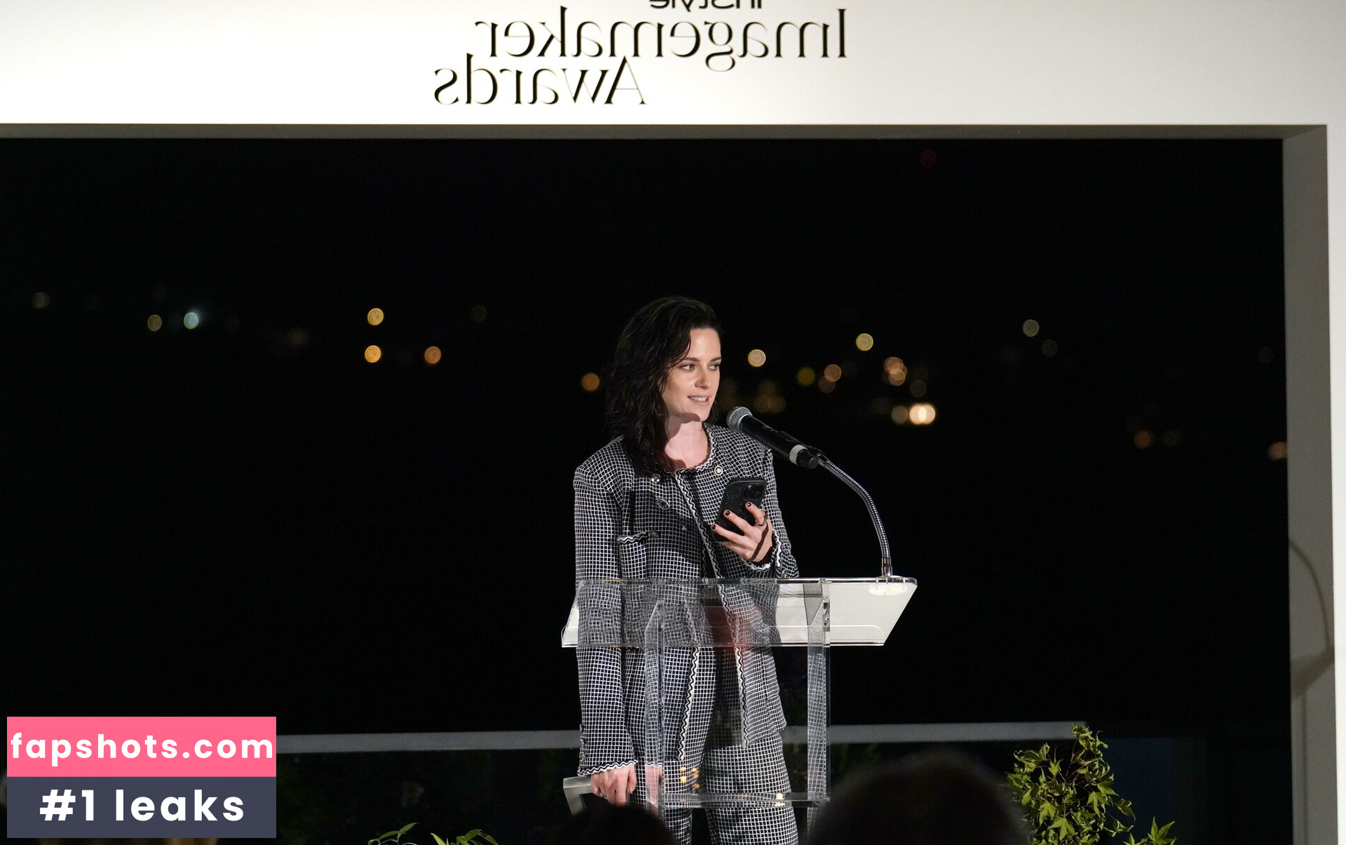 Kristen Stewart gallery photo #153