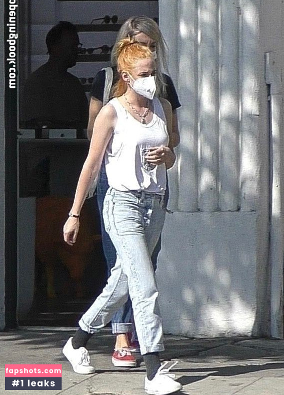 Kristen Stewart gallery photo #1800