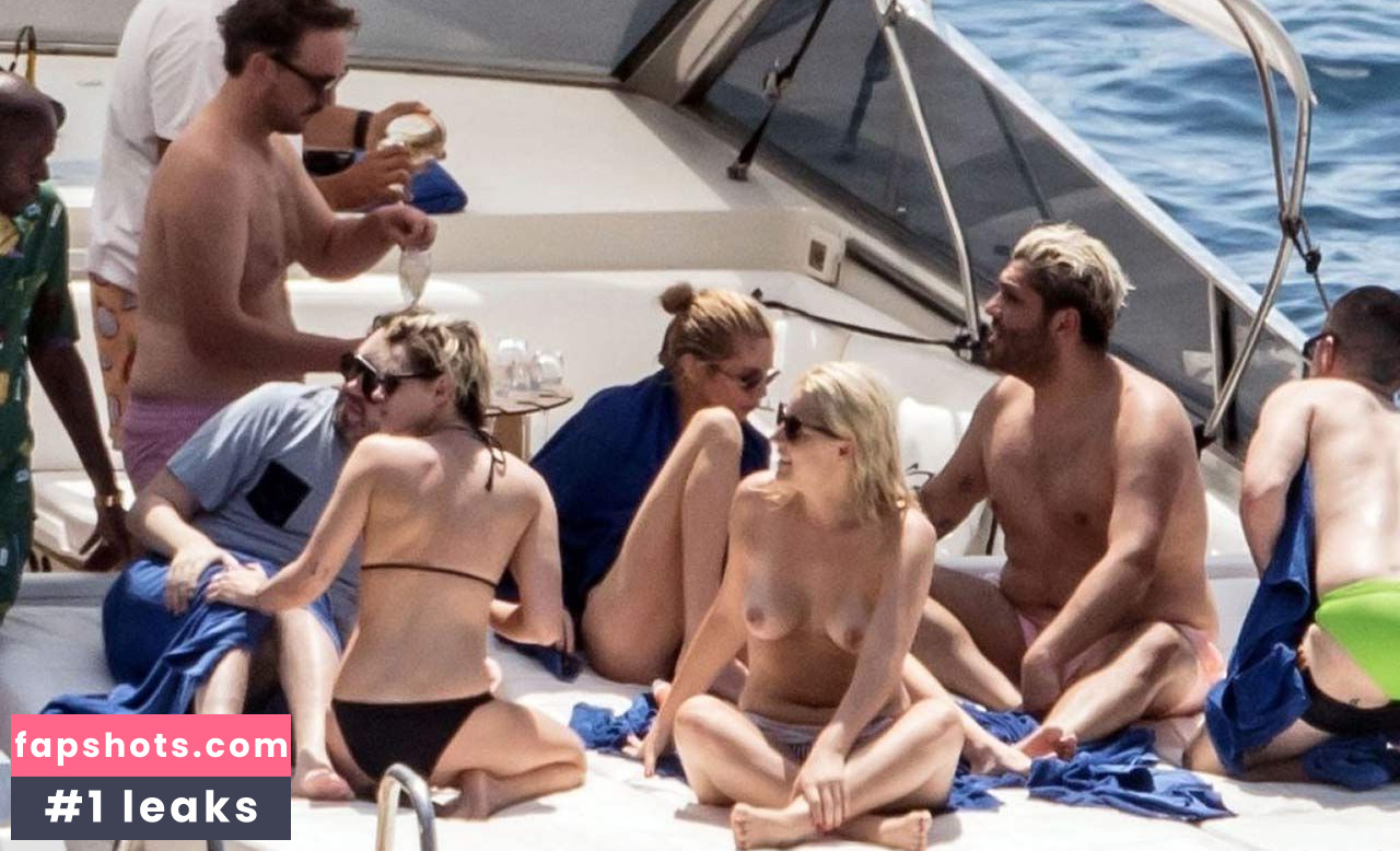 Kristen Stewart gallery photo #1866