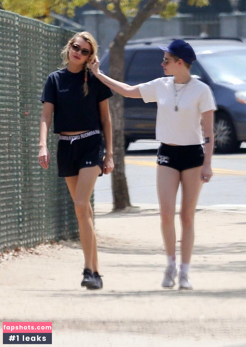 Kristen Stewart gallery photo #1969