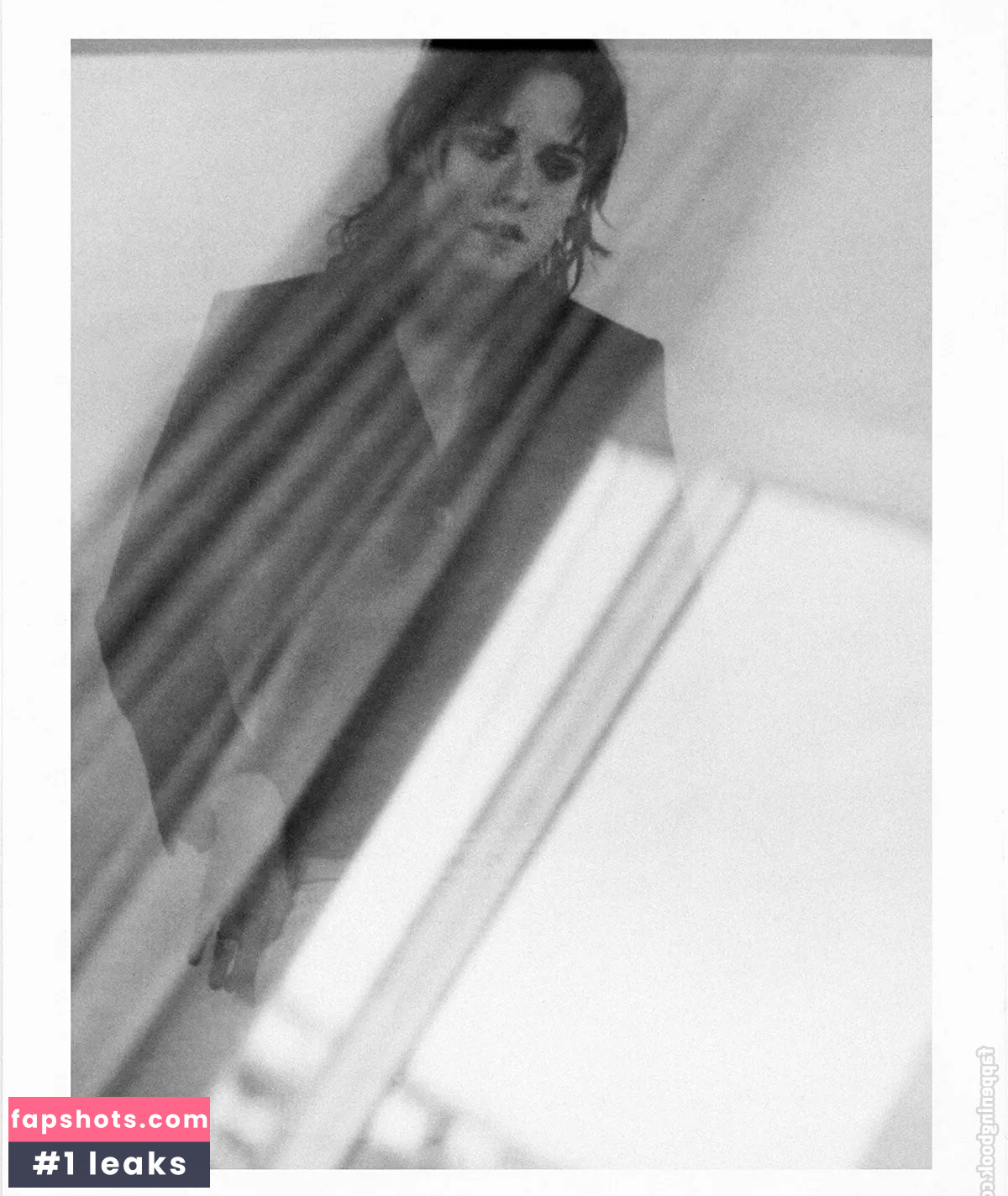 Kristen Stewart Nude Leaks OnlyFans Photos #418 - LeakJerk