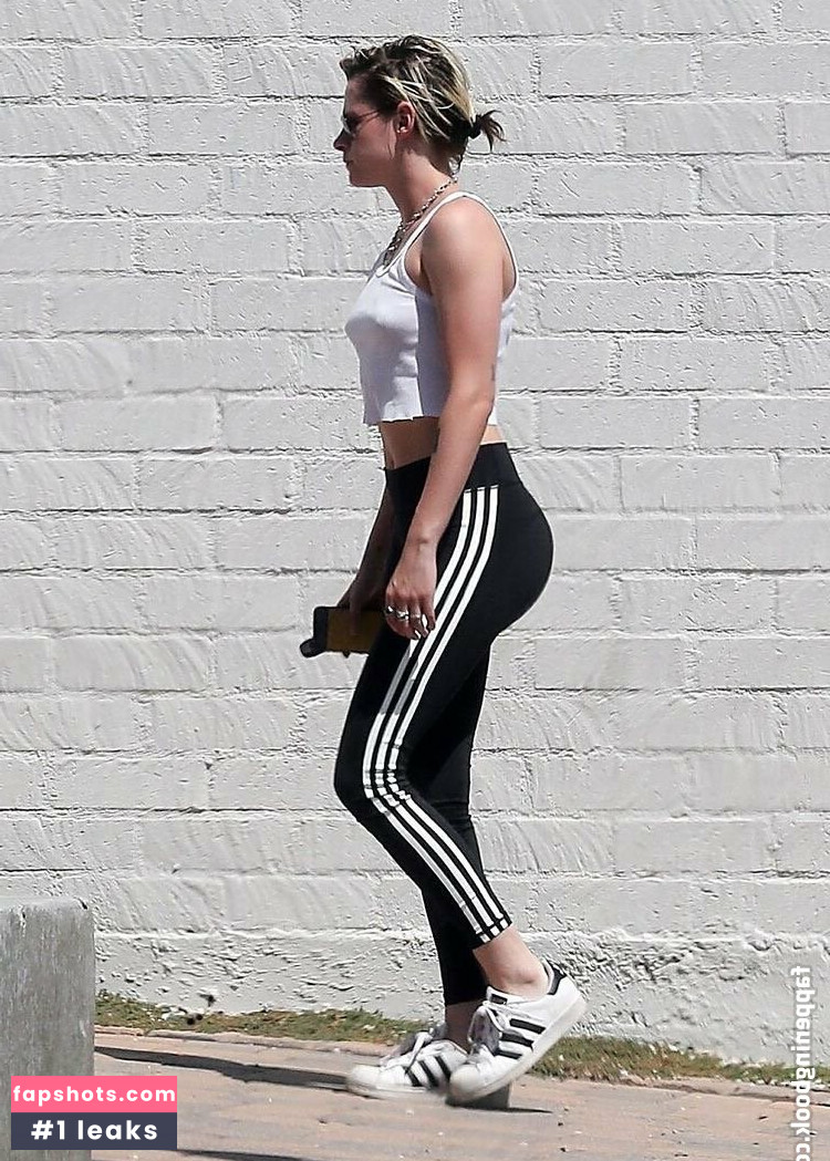 Kristen Stewart Nude Leaks OnlyFans Photos #435 - LeakJerk