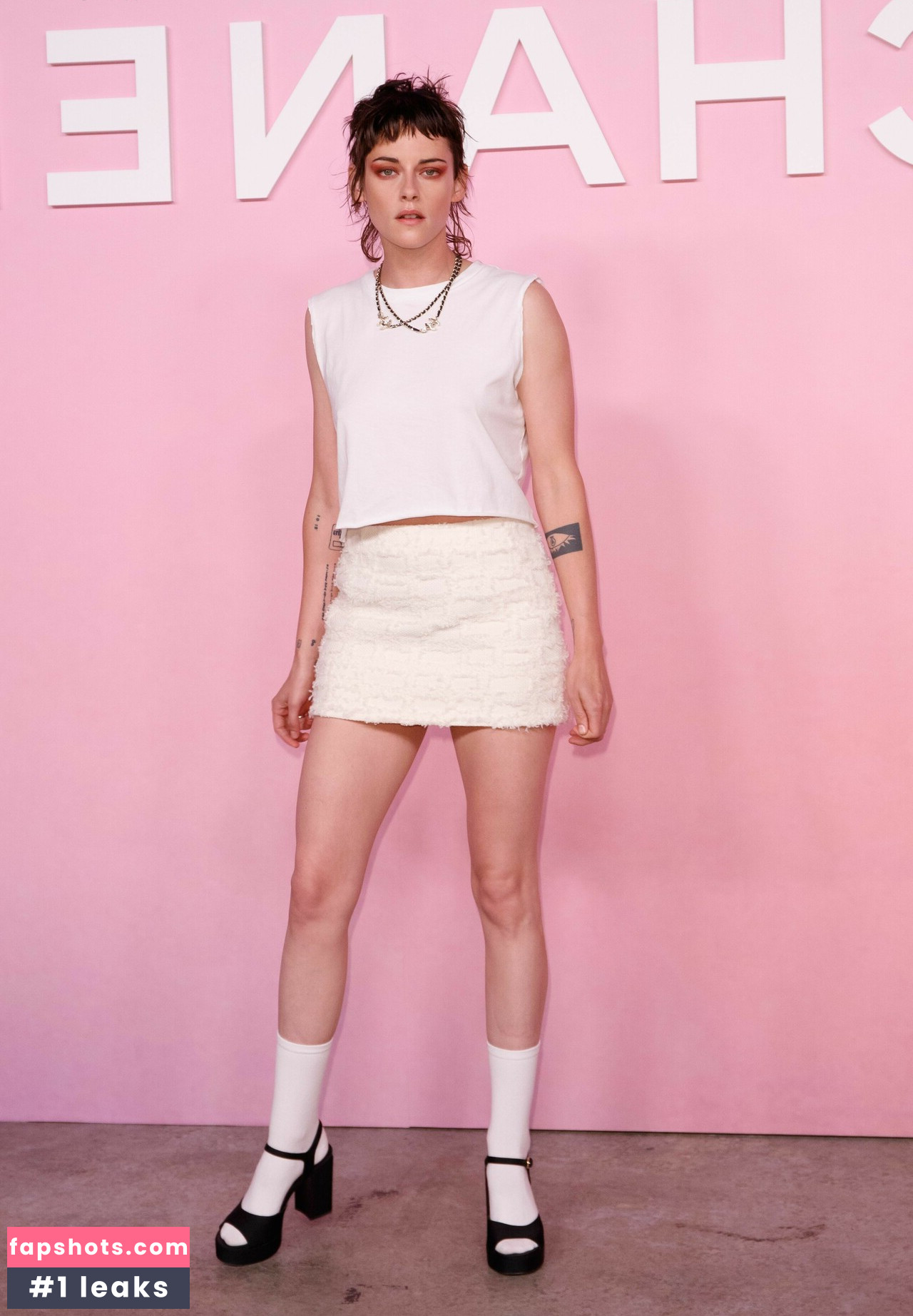 Kristen Stewart Nude Leaks OnlyFans Photos #531 - LeakJerk