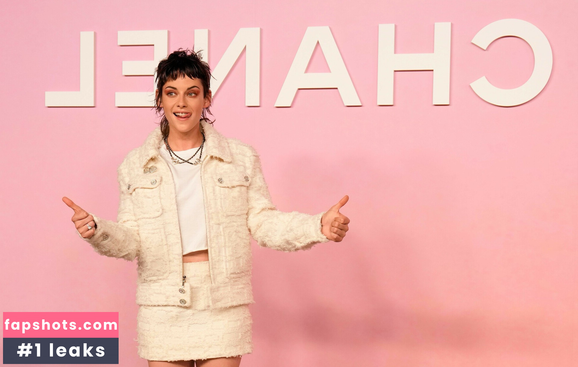 Kristen Stewart Nude Leaks OnlyFans Photos #544 - LeakJerk