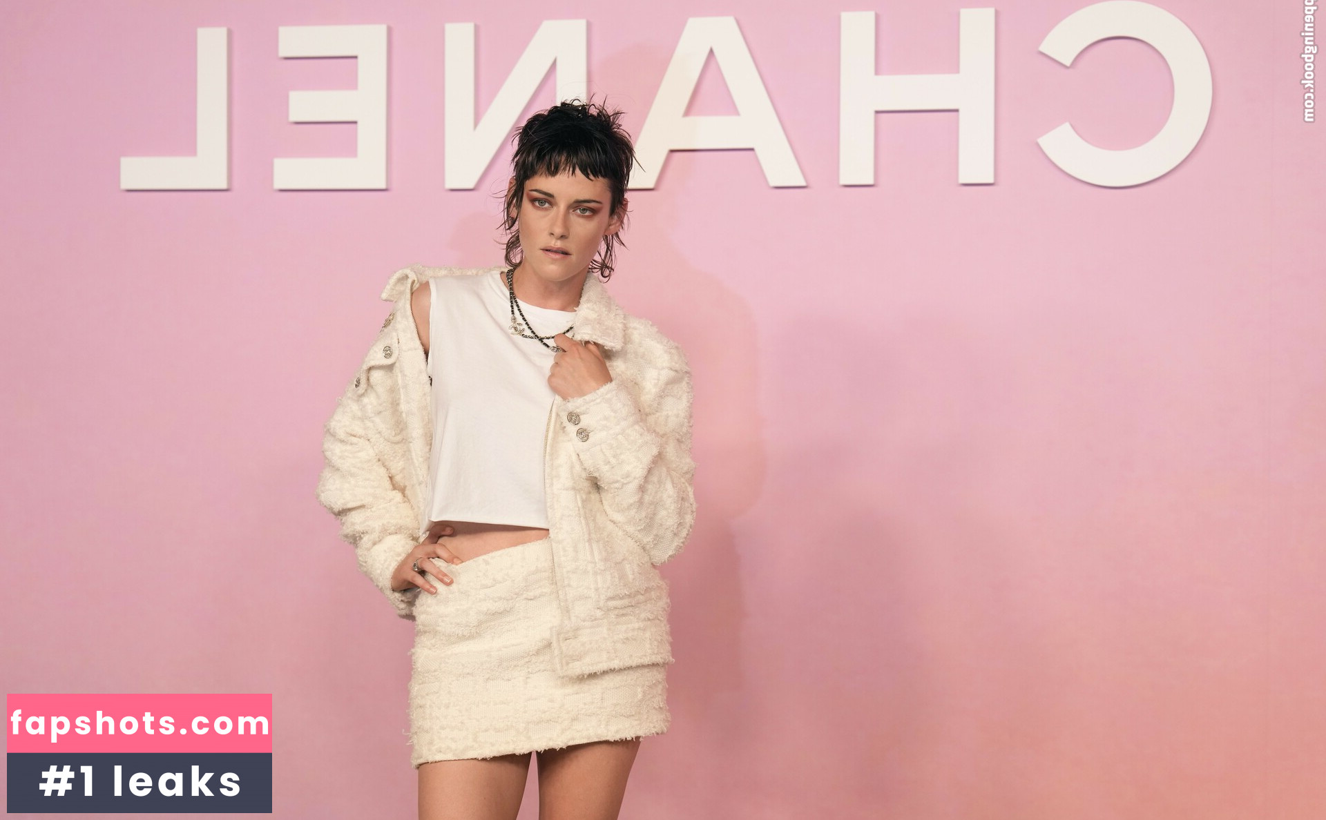 Kristen Stewart Nude Leaks OnlyFans Photos #545 - LeakJerk