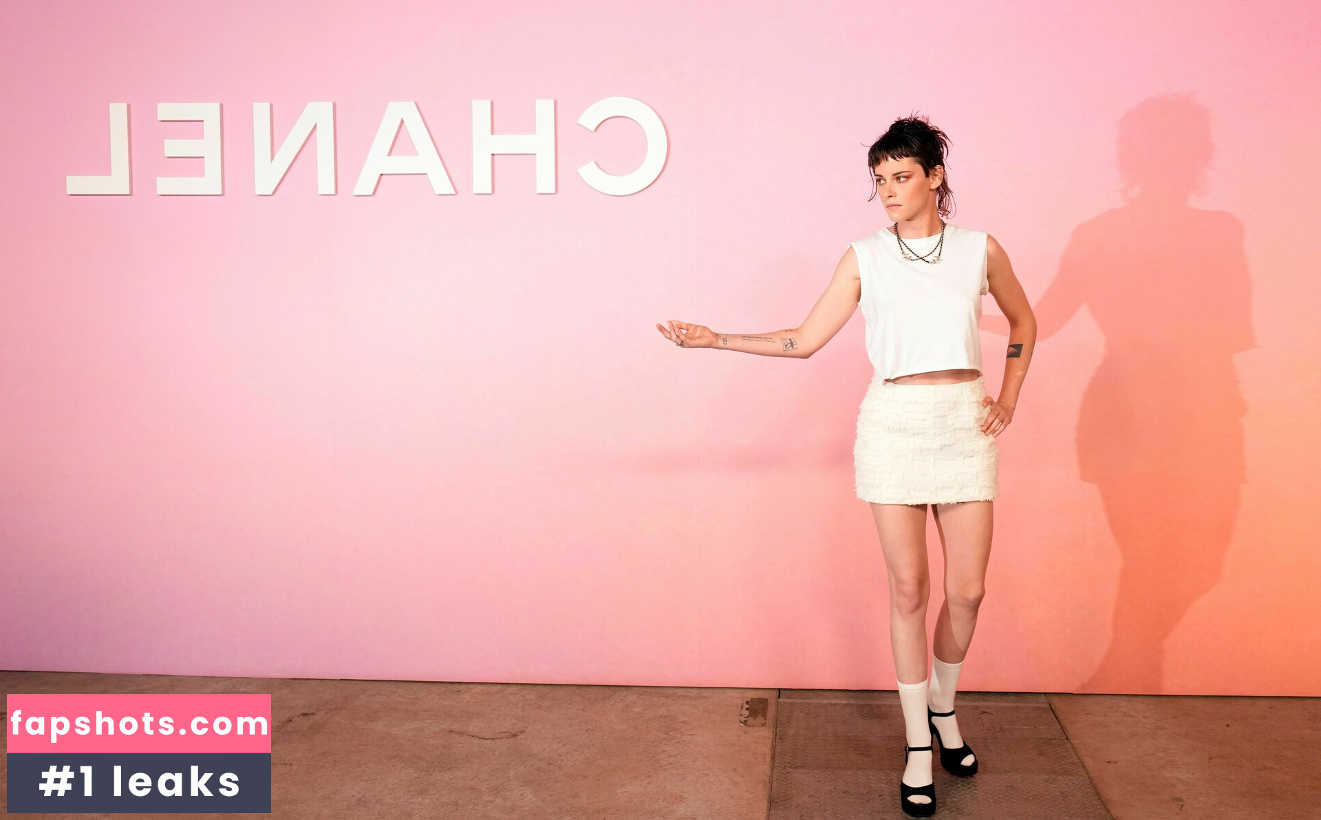 Kristen Stewart Nude Leaks OnlyFans Photos #546 - LeakJerk