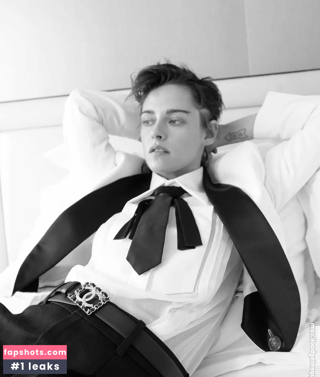Kristen Stewart Nude Leaks OnlyFans Photos #580 - LeakJerk