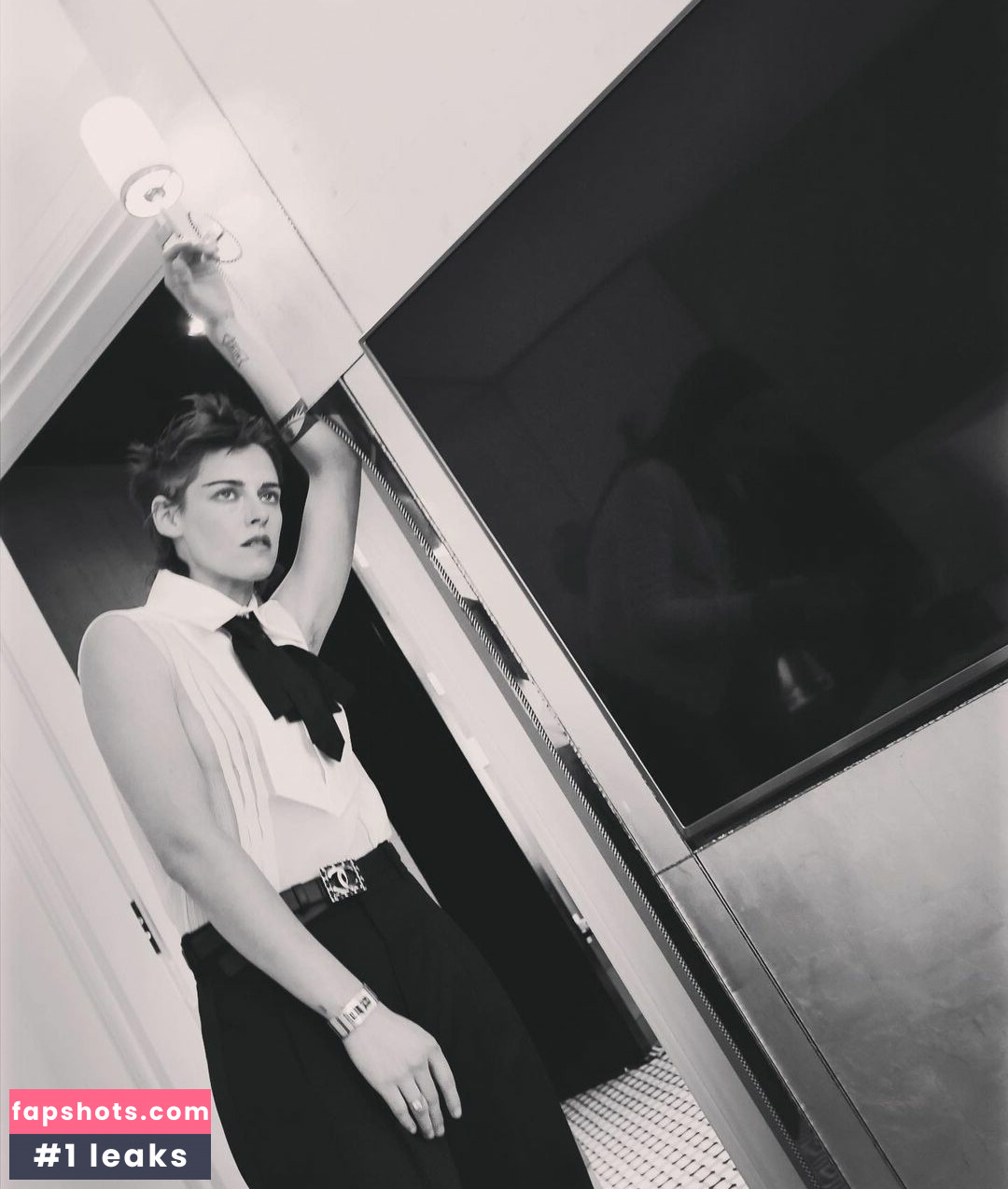 Kristen Stewart Nude Leaks OnlyFans Photos #586 - LeakJerk