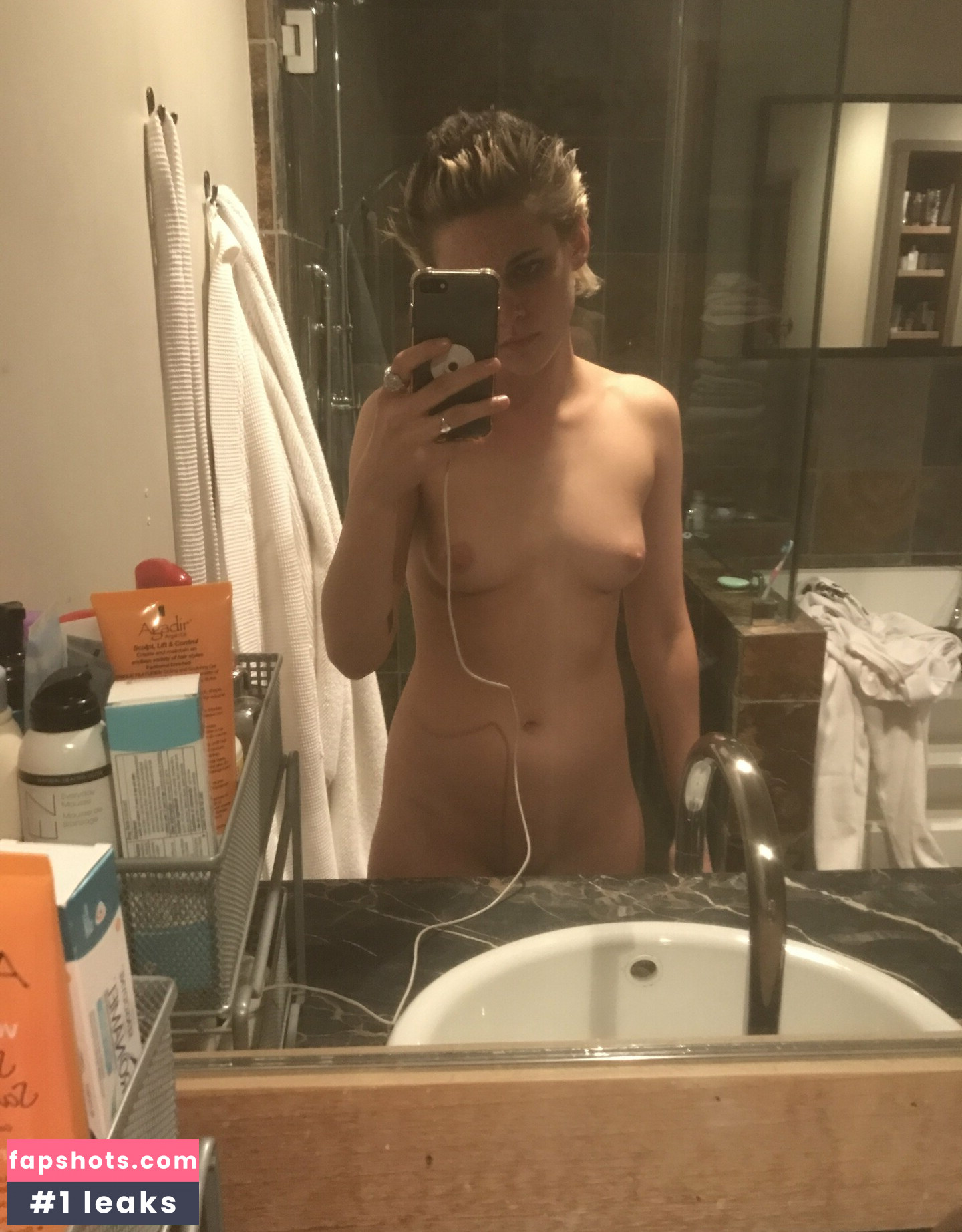 Kristen Stewart Nude Leaks OnlyFans Photos #666 - LeakJerk