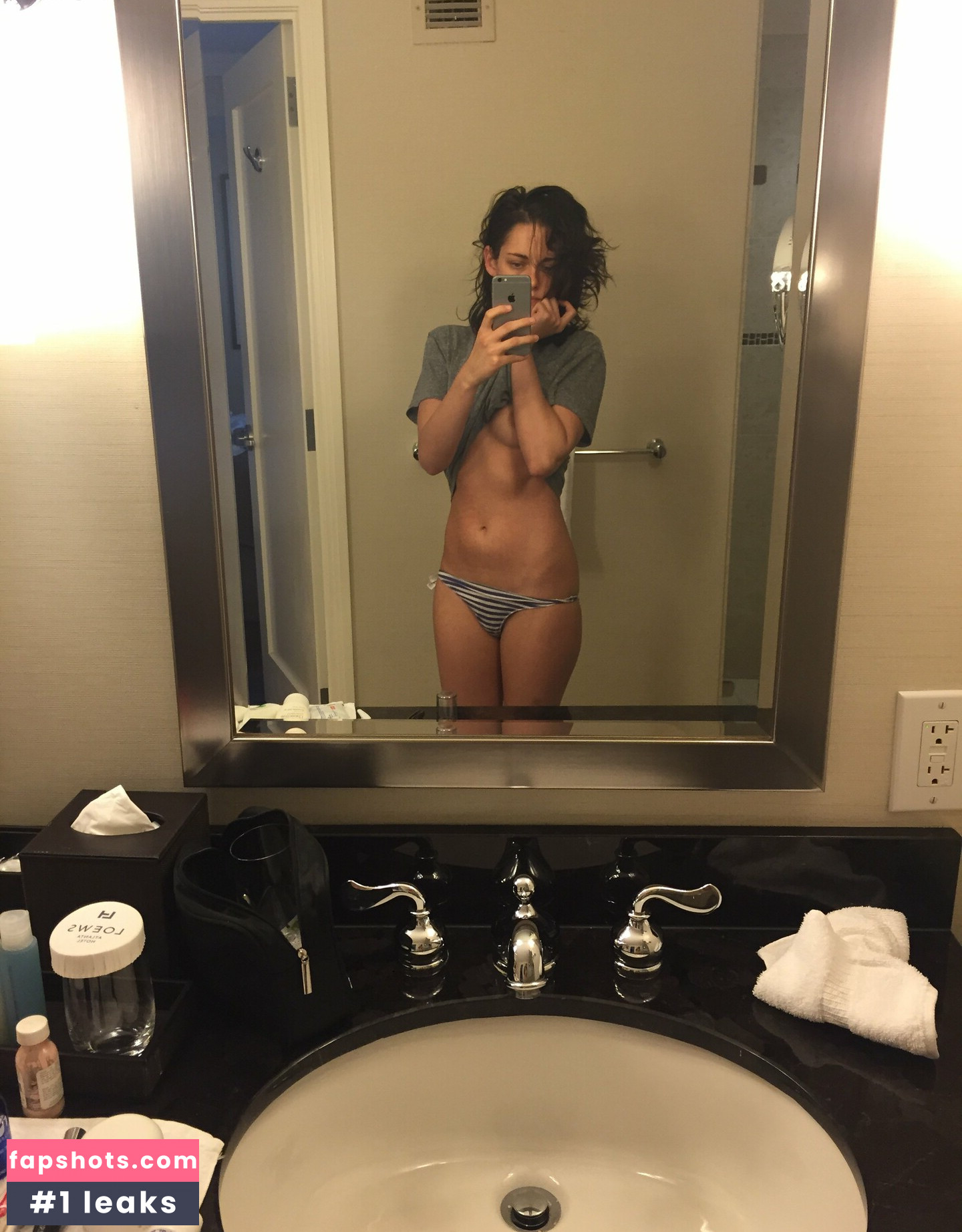 Kristen Stewart Nude Leaks OnlyFans Photos #673 - LeakJerk
