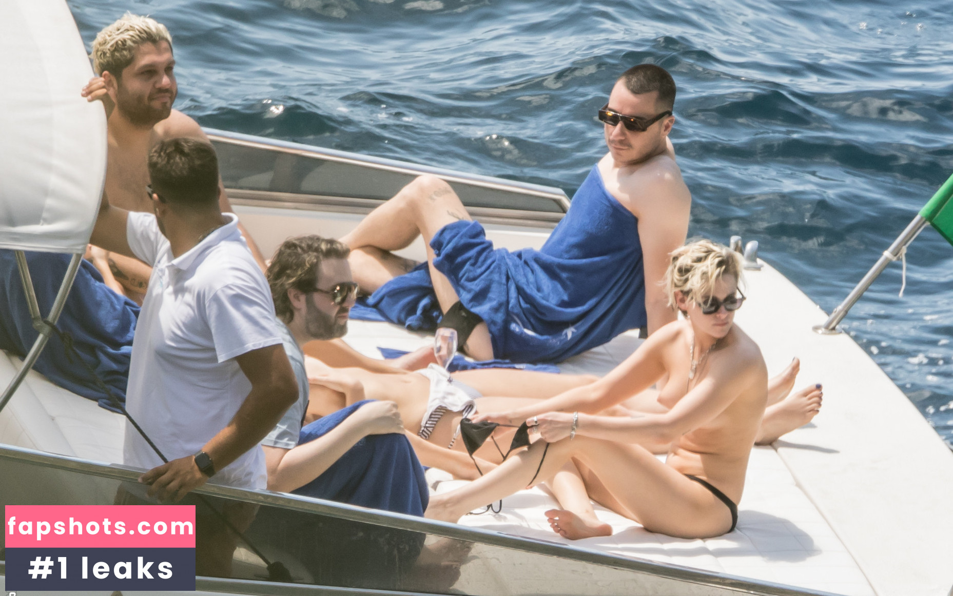 Kristen Stewart Nude Leaks OnlyFans Photos #691 - LeakJerk