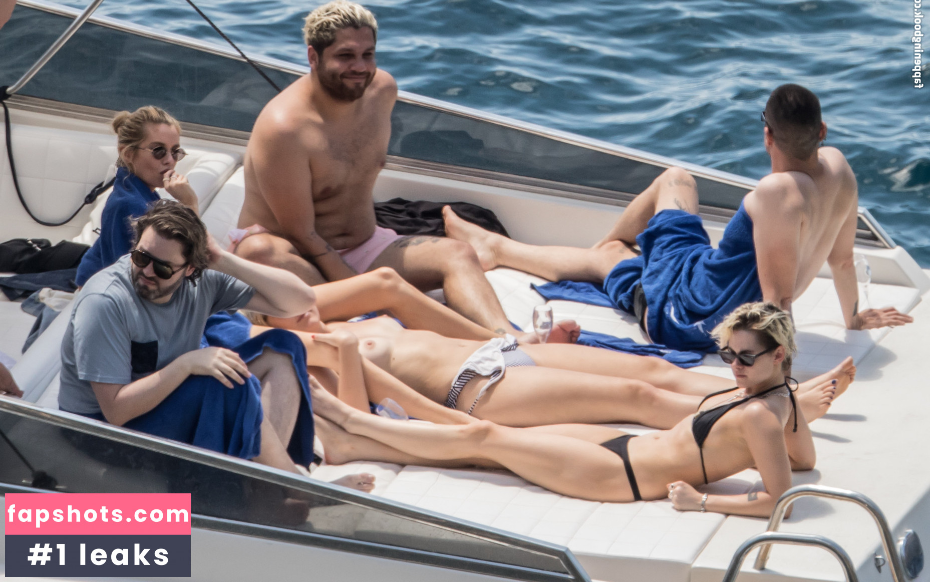 Kristen Stewart Nude Leaks OnlyFans Photos #696 - LeakJerk