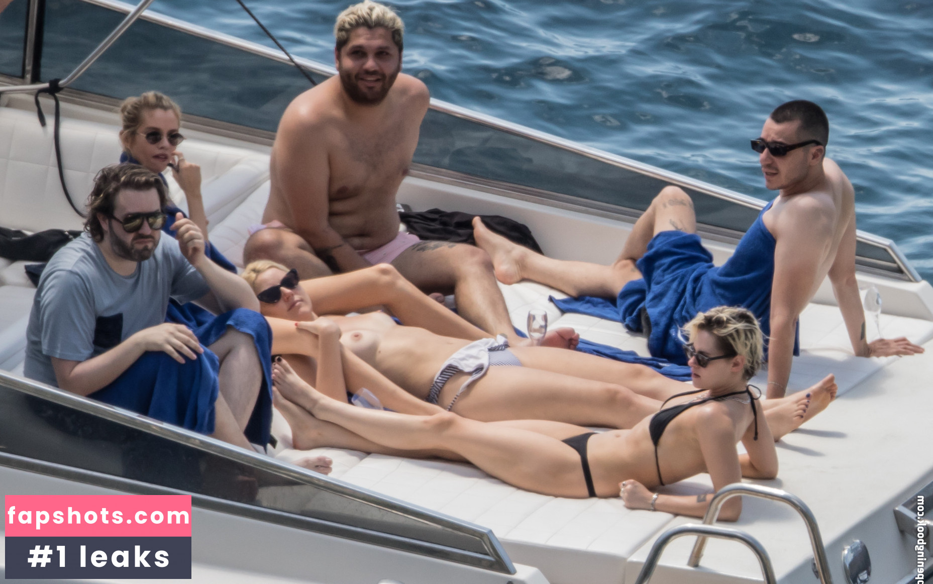 Kristen Stewart Nude Leaks OnlyFans Photos #698 - LeakJerk