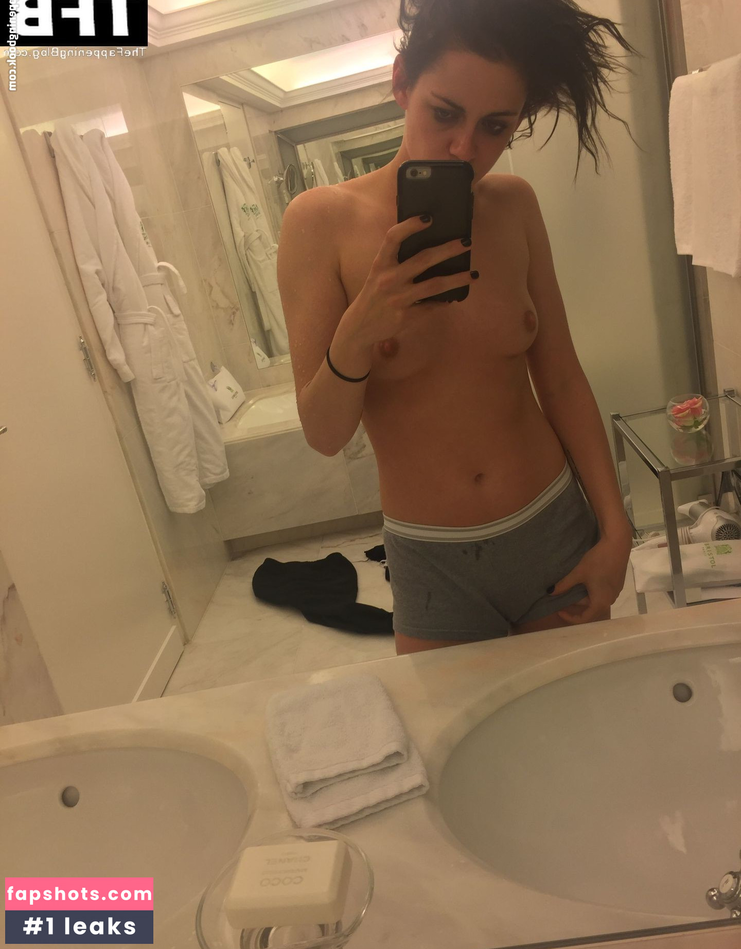 Kristen Stewart Nude Leaks OnlyFans Photos #790 - LeakJerk