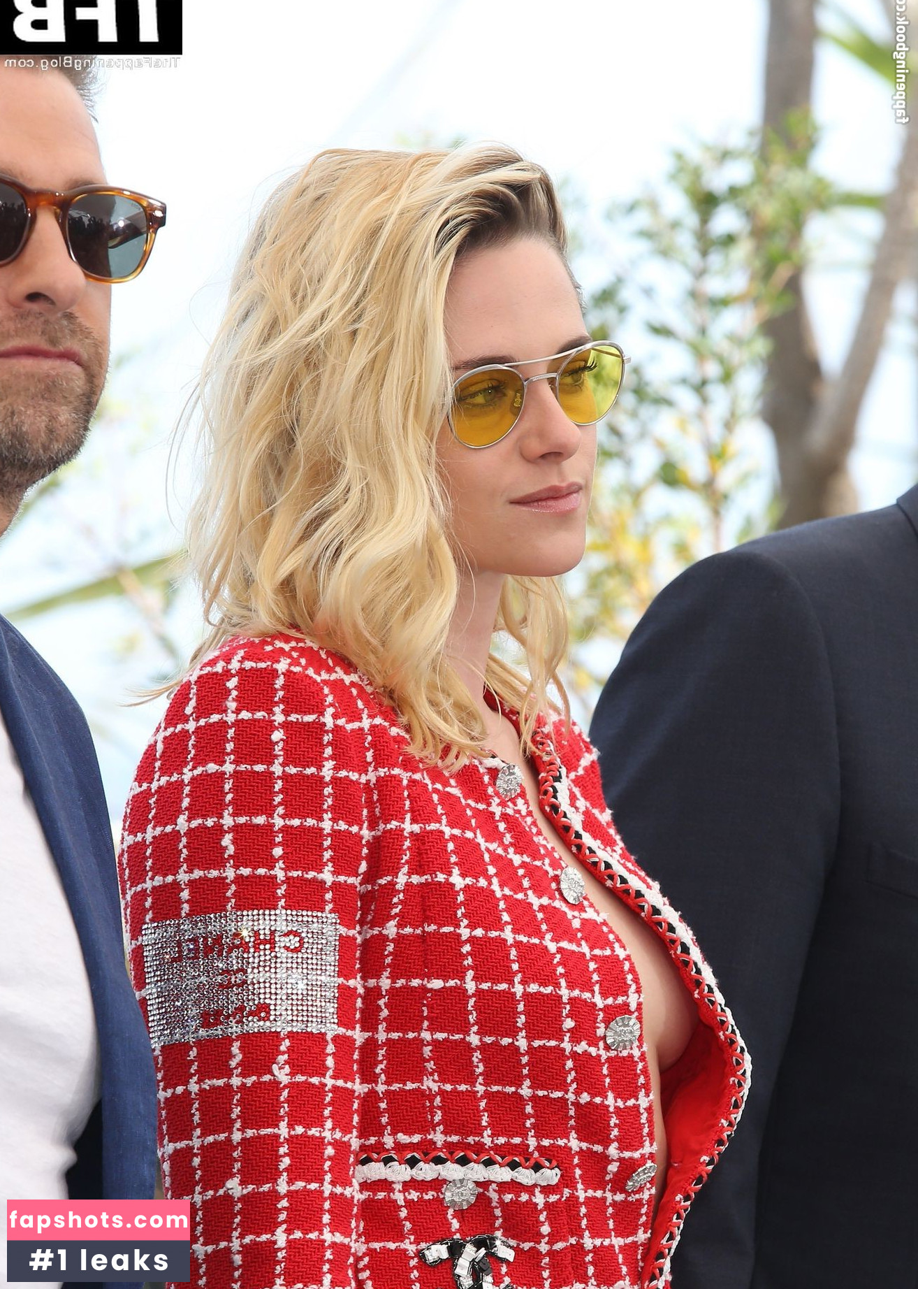 Kristen Stewart Nude Leaks OnlyFans Photos #930 - LeakJerk