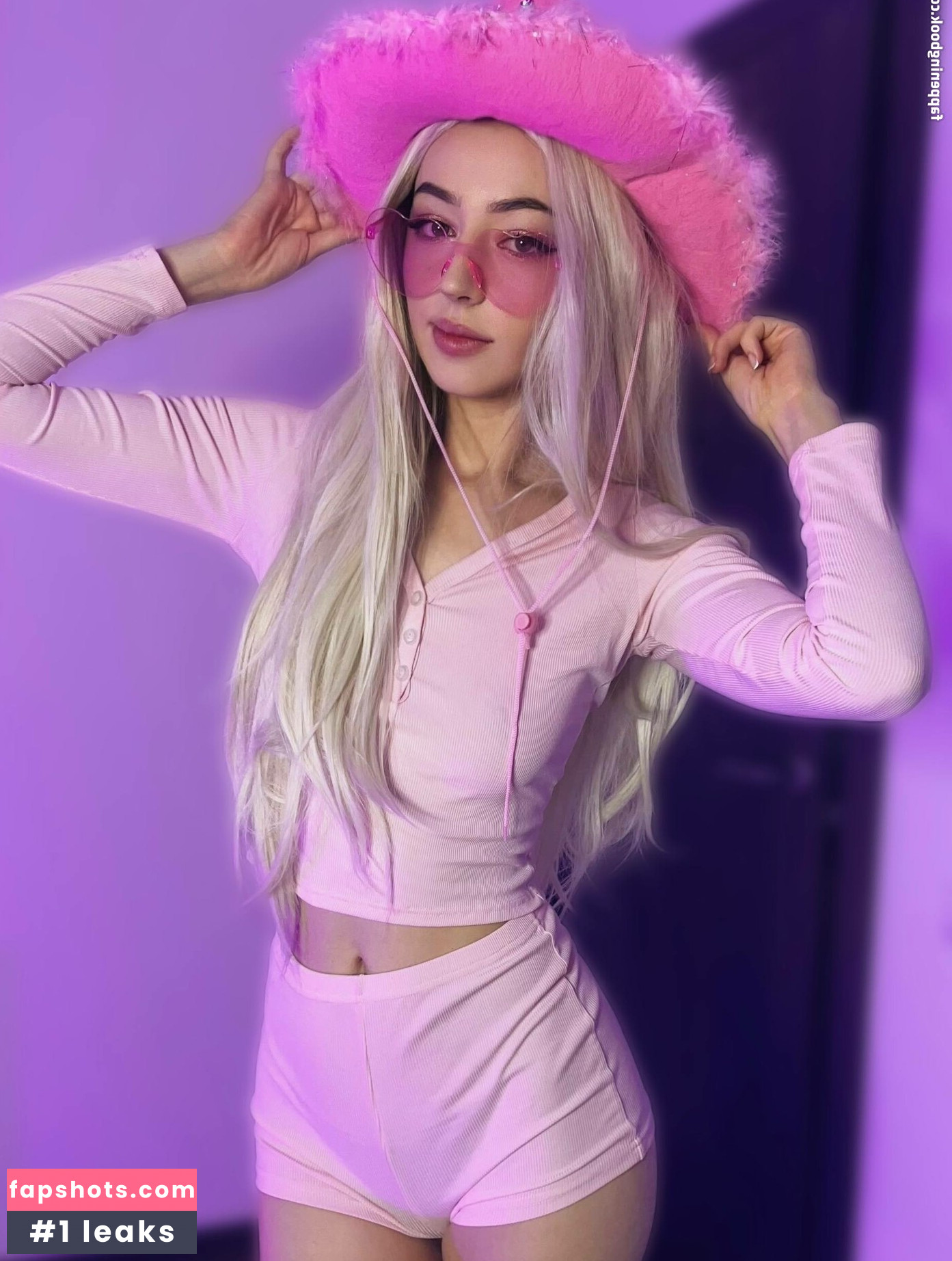 kristicks_ gallery photo #2