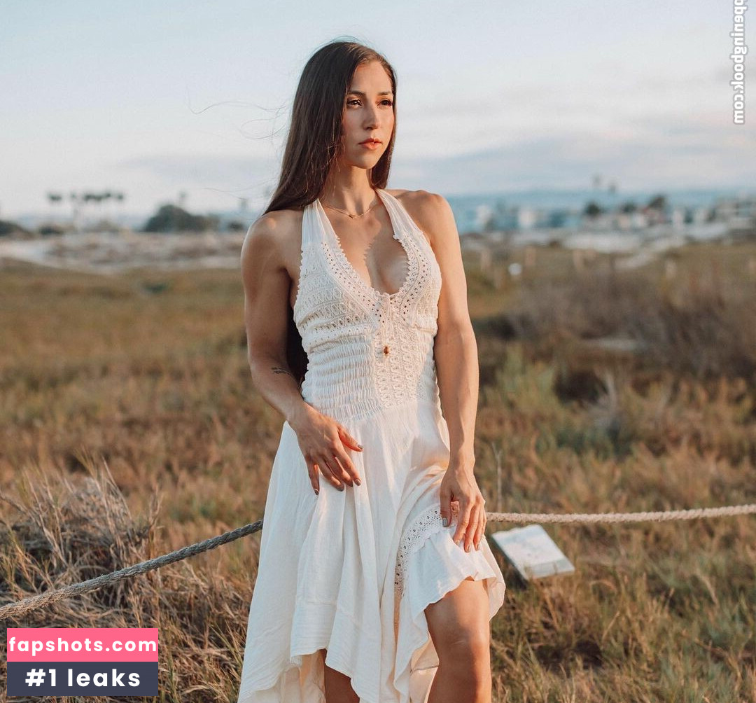 Kristie Barker gallery photo #7