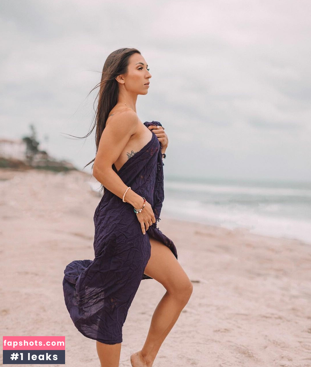 Kristie Barker gallery photo #10