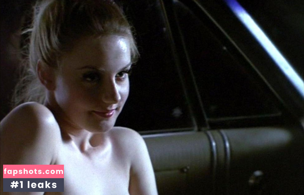 Kristin Adams gallery photo #7