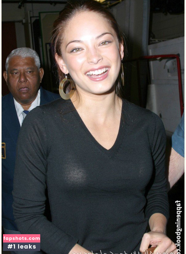 Kristin Kreuk gallery photo #109