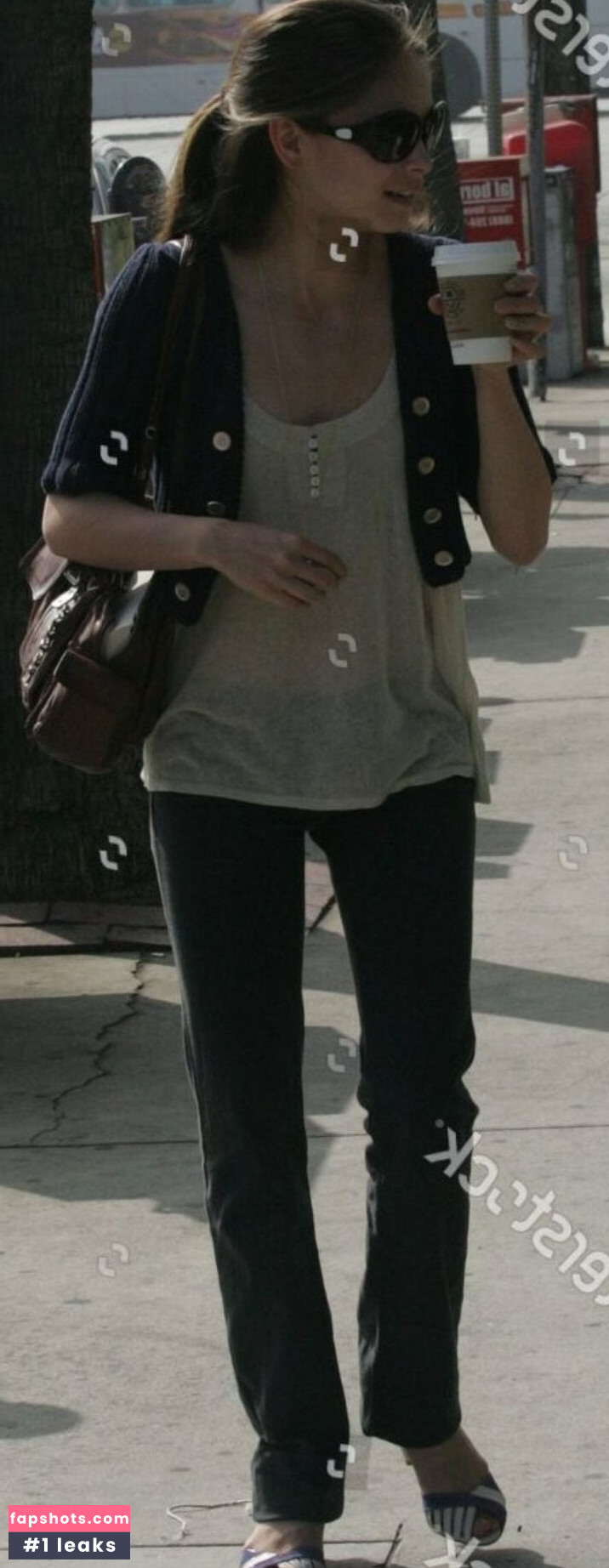 Kristin Kreuk gallery photo #5