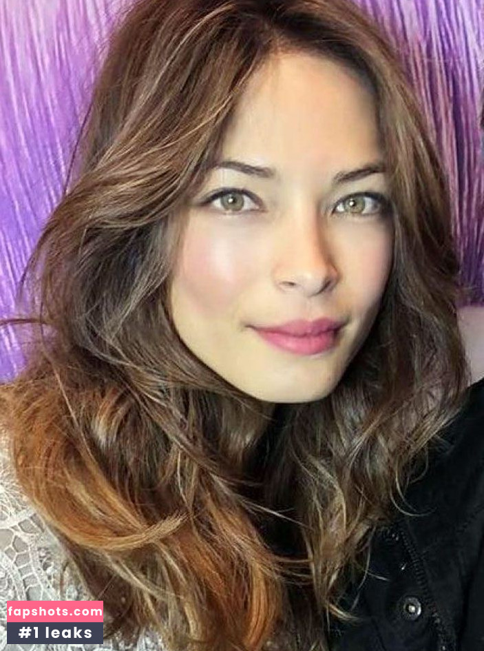 Kristin Kreuk gallery photo #54