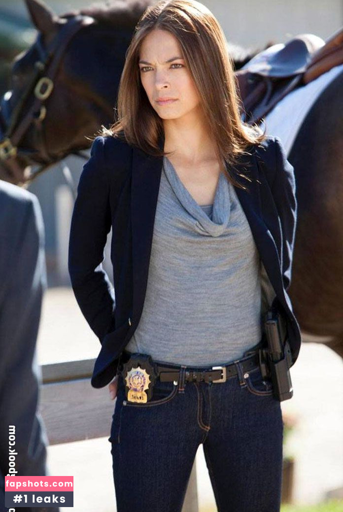Kristin Kreuk gallery photo #77