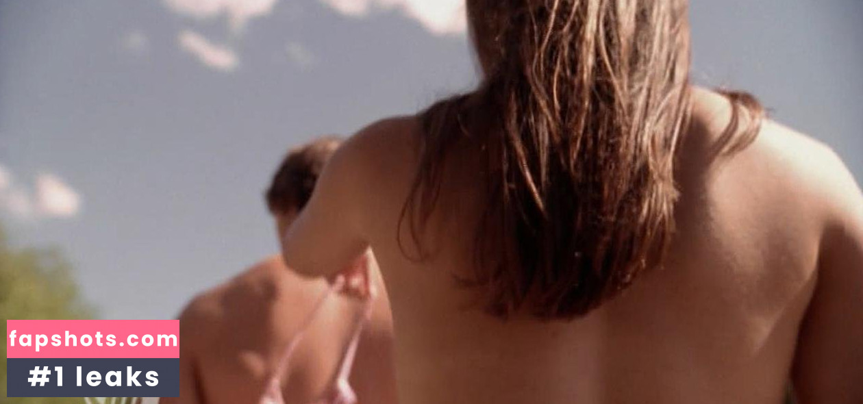 Kristin Kreuk gallery photo #97