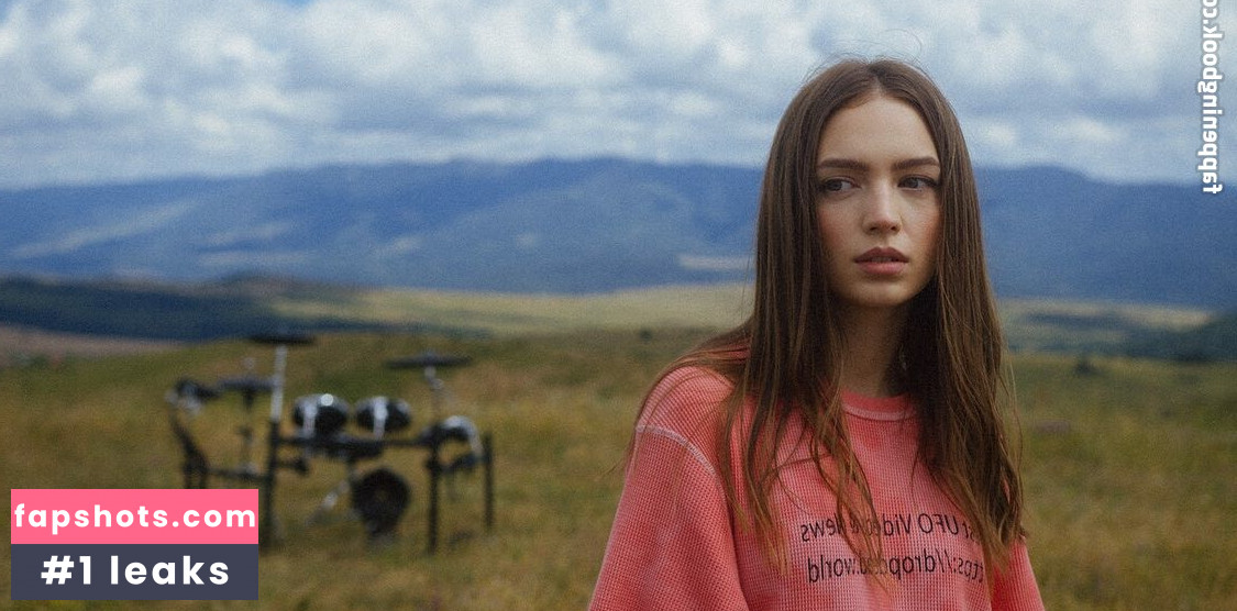 Kristina Rybalchenko gallery photo #16