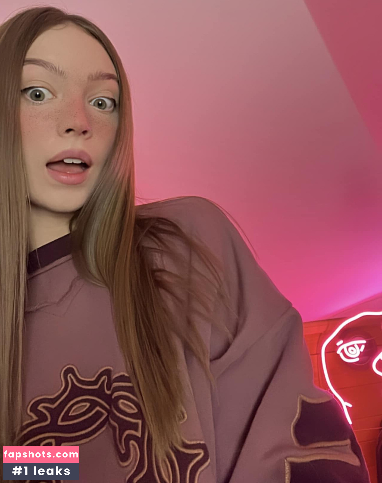 Kristina Rybalchenko gallery photo #22