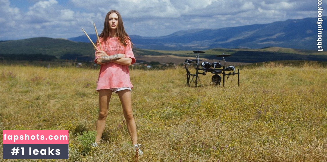 Kristina Rybalchenko gallery photo #37