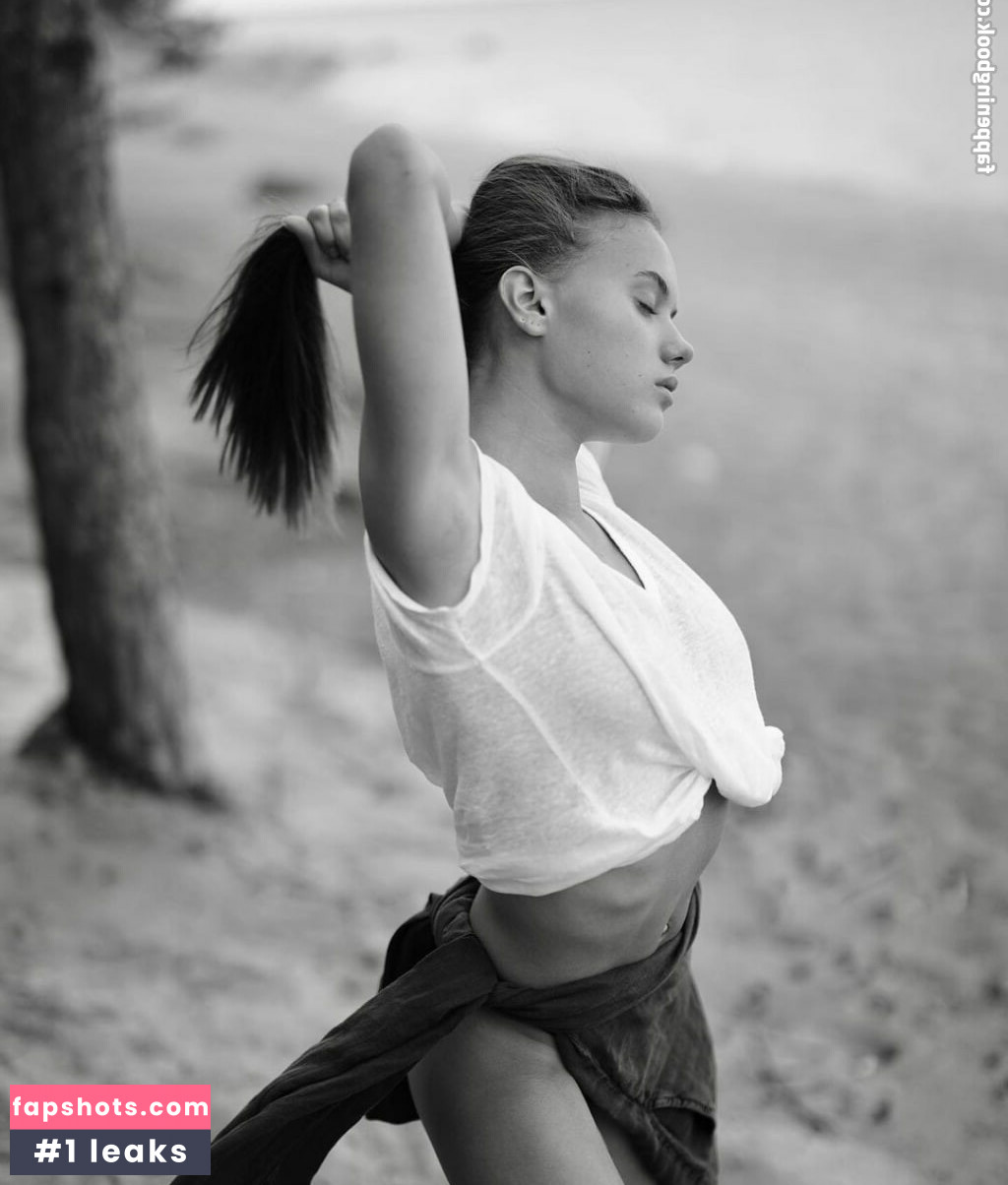 Kristina Shmidt Nude Leaks OnlyFans Photos #17 - LeakJerk