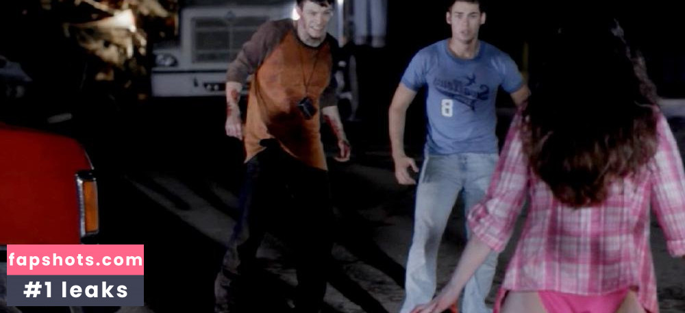 Krystal Main gallery photo #5