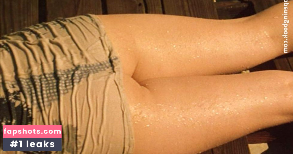 Kumiko Aso gallery photo #4