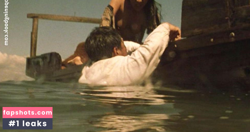 Kumiko Aso gallery photo #9