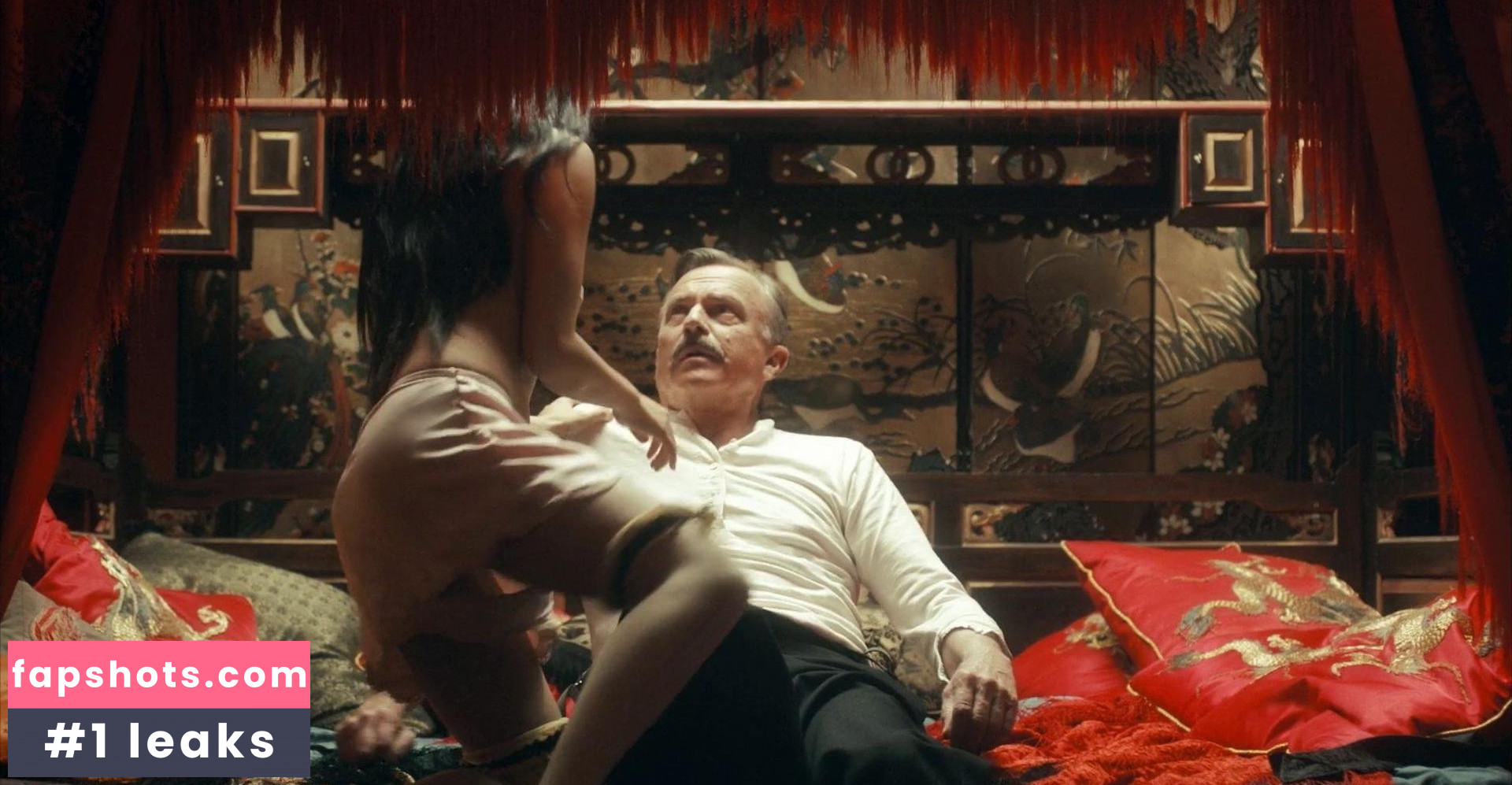 Kunjue Li nude babe gallery