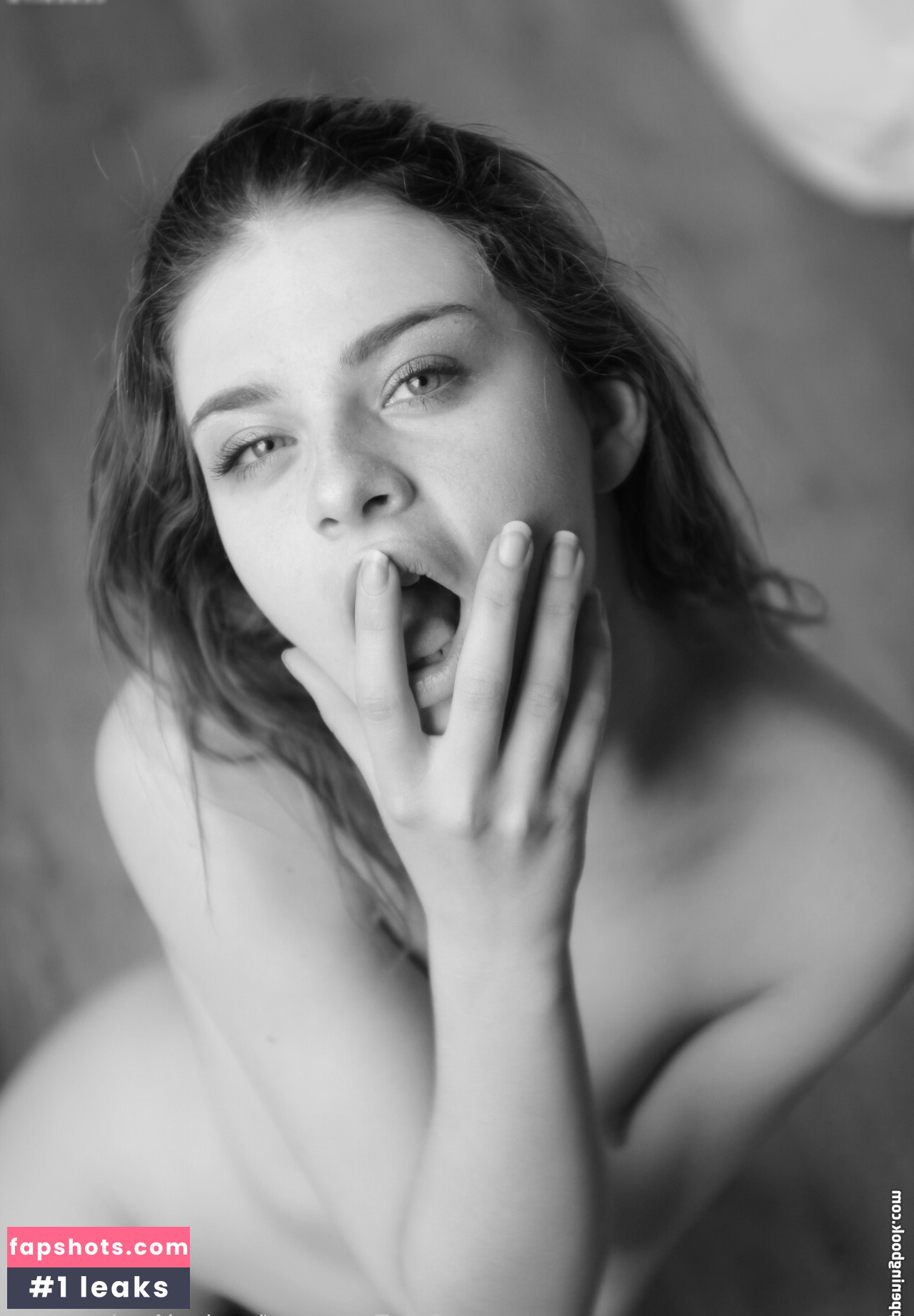 Kuroha gallery photo #33