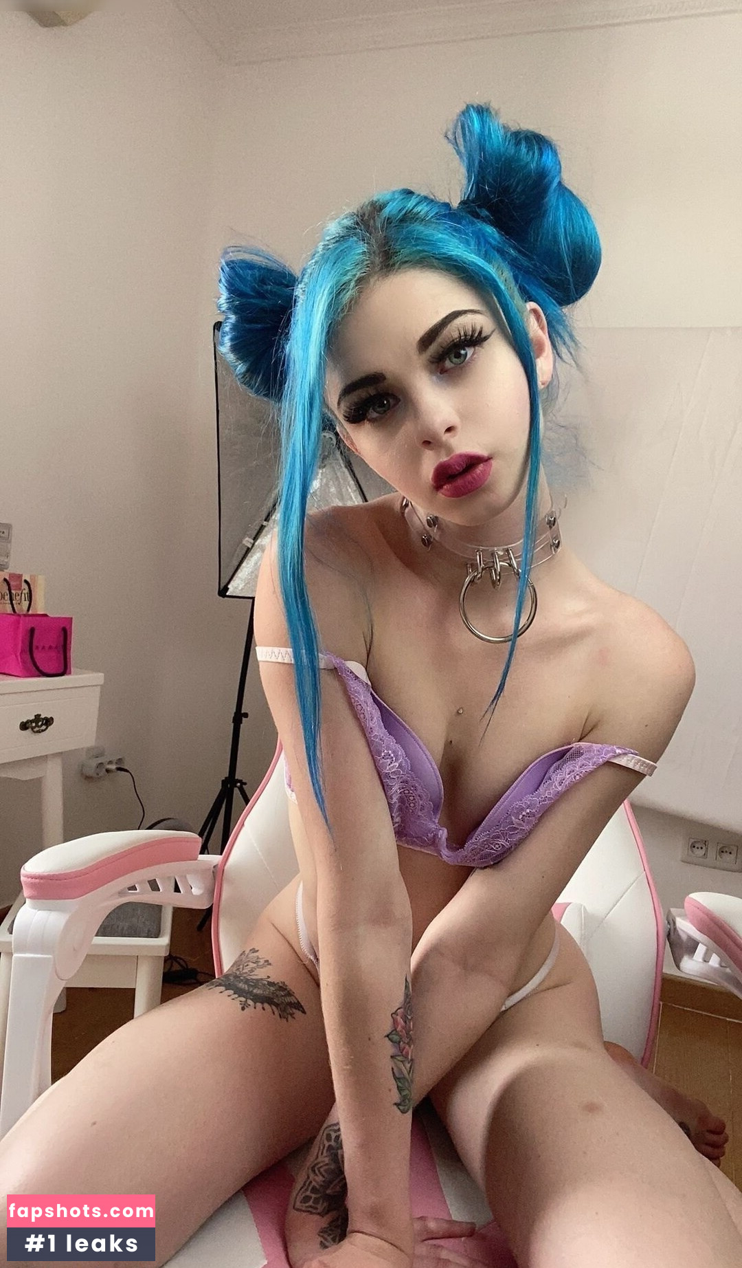 Kuroha gallery photo #40