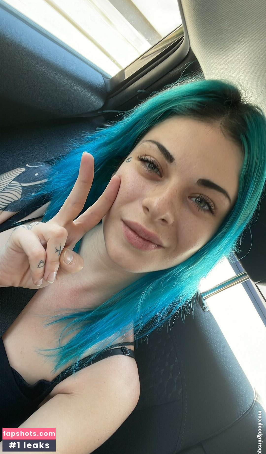 Kuroha gallery photo #43