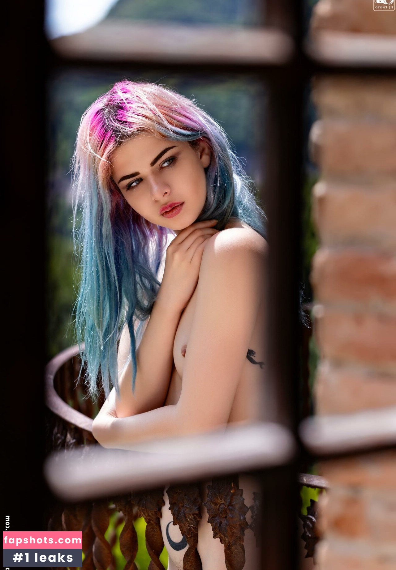 Kuroha gallery photo #50