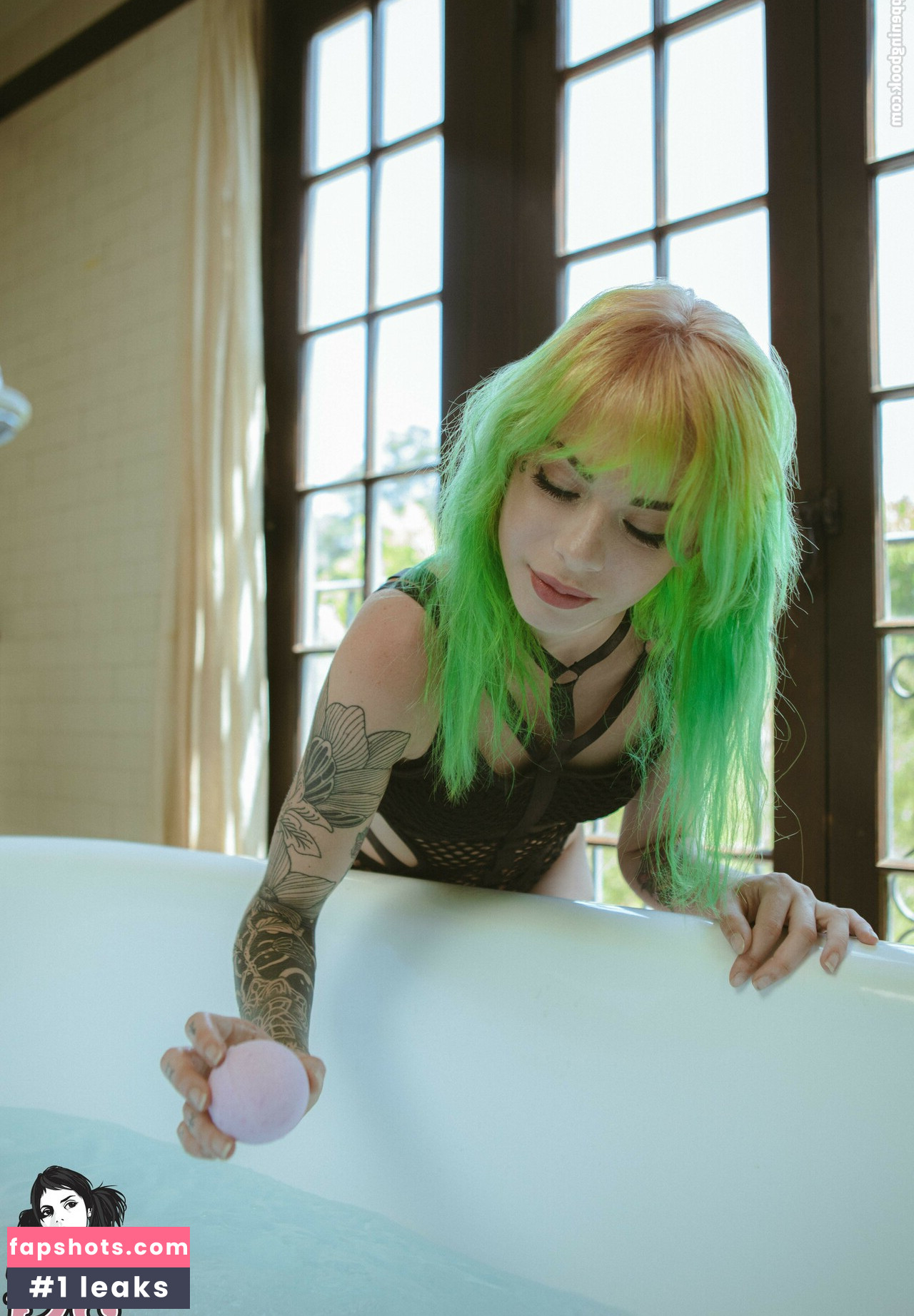 Kuroha gallery photo #59