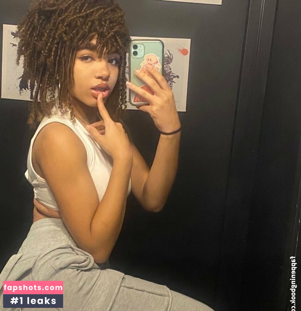 Kvrtez nude babe gallery