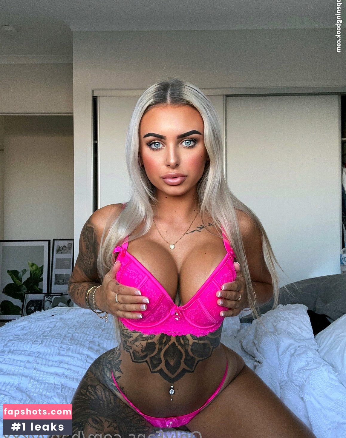 Kyla Greenwood gallery photo #17