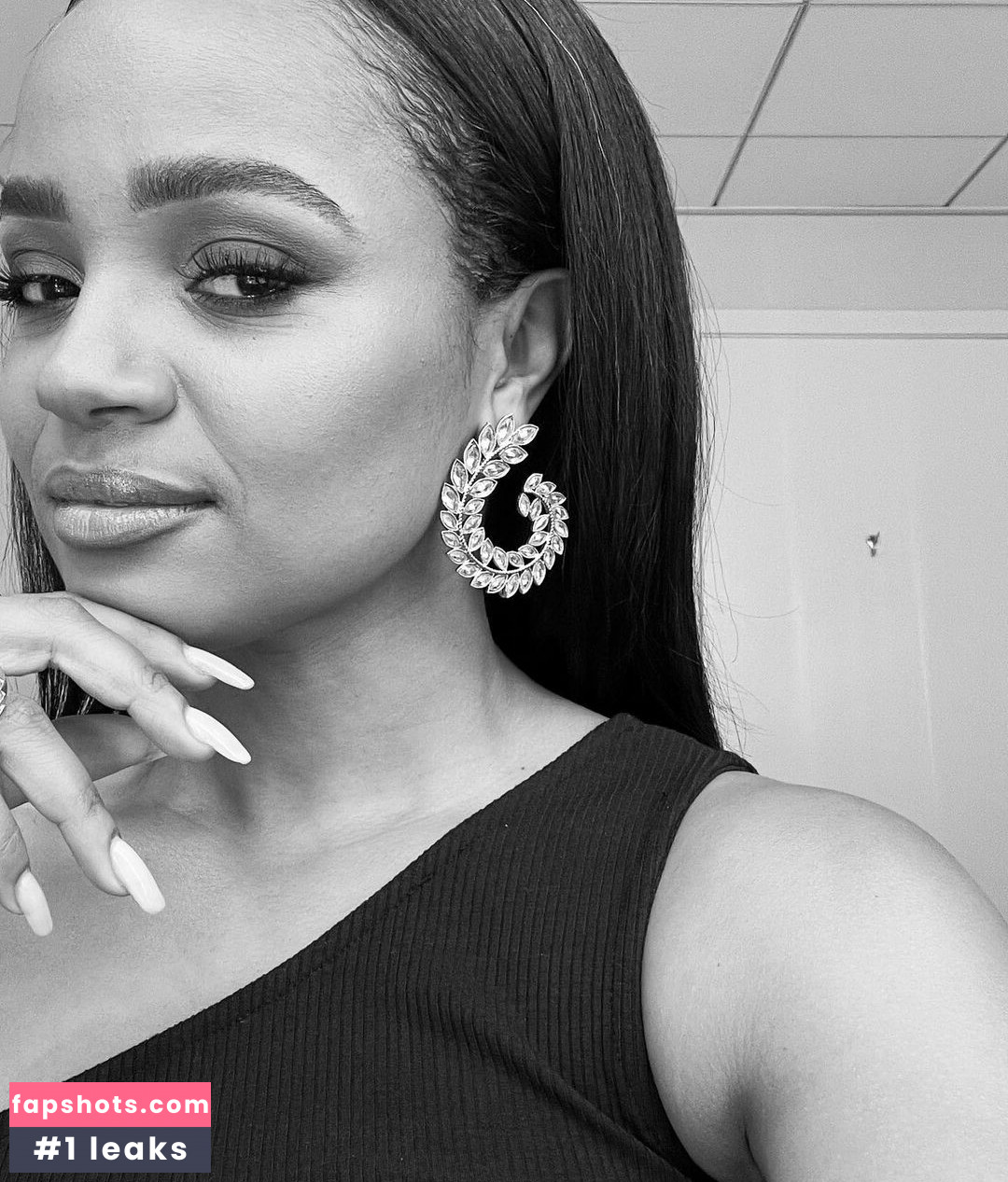 Kyla Pratt gallery photo #18